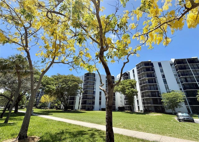 4 of 36 - 3475 N Country Club Drive 501, Aventura, FL