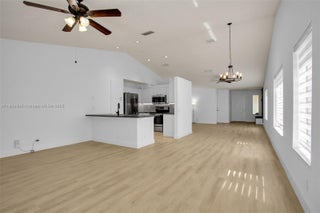 Photo of Listing #A11829306