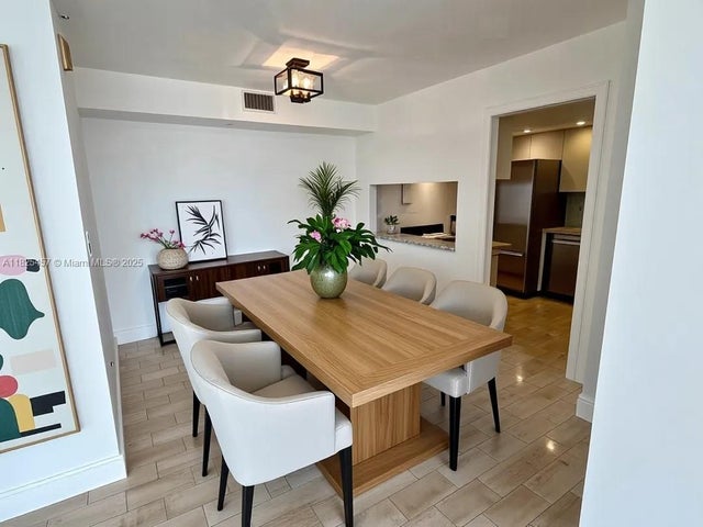 5 of 50 - 1000 Quayside Ter 1009, Miami, FL