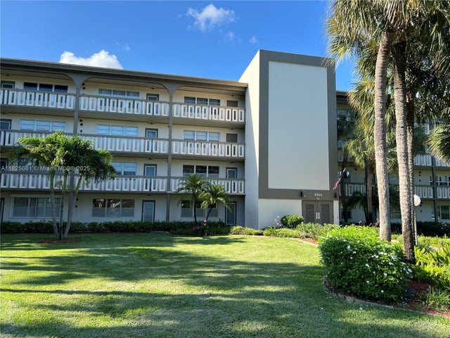 1 of 8 - 4701 Martinique Dr F1, Coconut Creek, FL