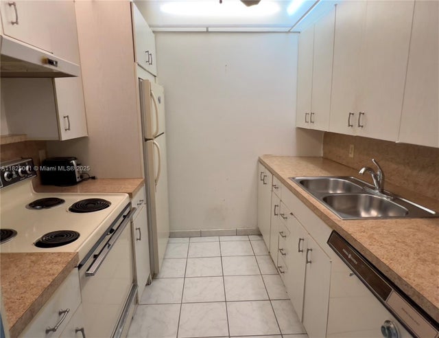 3 of 8 - 4701 Martinique Dr F1, Coconut Creek, FL