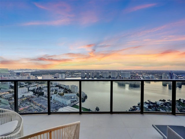 3 of 96 - 18555 Collins Ave 4403, Sunny Isles Beach, FL