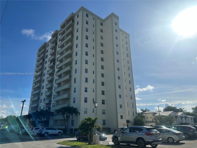1 of 78 - 900 Ne 18th Ave 304, Fort Lauderdale, FL