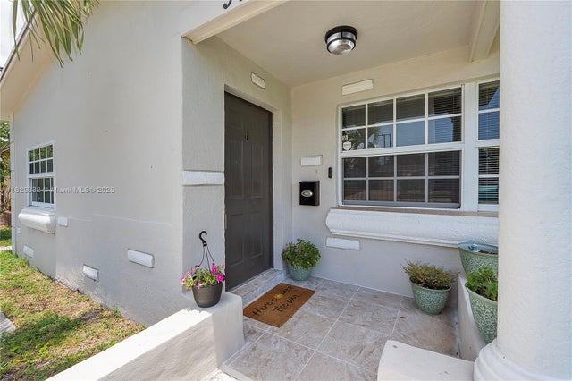 2 of 15 - 3301 Nw 42nd St, Lauderdale Lakes, FL