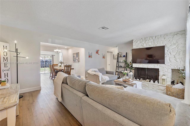 4 of 15 - 3301 Nw 42nd St, Lauderdale Lakes, FL