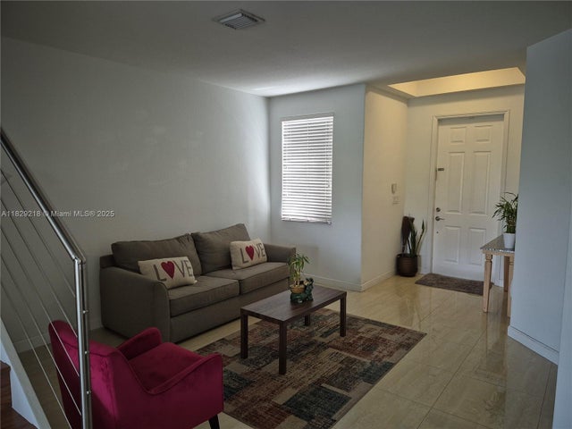 3 of 14 - 8134 Nw 108th Pl, Doral, FL