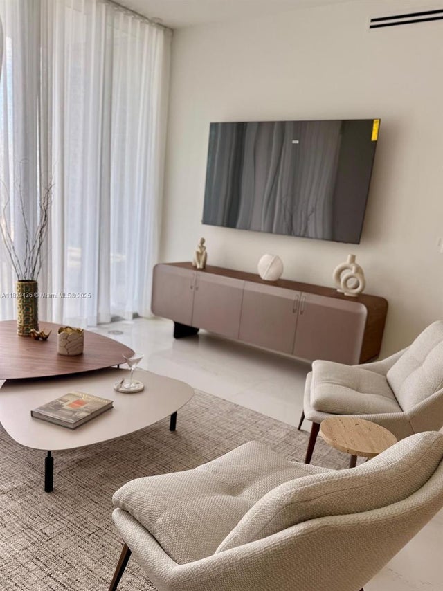 3 of 25 - 300 Biscayne Boulevard Way 5009w, Miami, FL