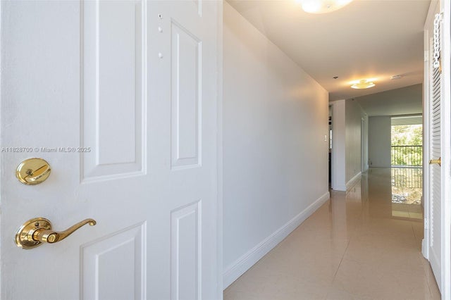 5 of 20 - 3150 W Rolling Hills Cir 307, Davie, FL