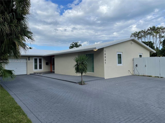 3 of 12 - 18941 Sw 92nd Ct, Cutler Bay, FL