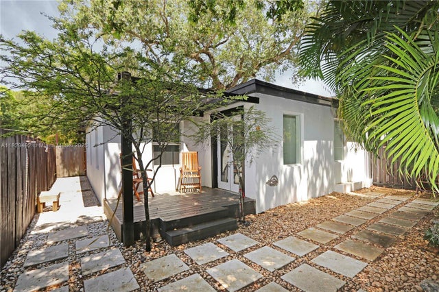 1 of 39 - 1125 Sw 15th Ter, Fort Lauderdale, FL
