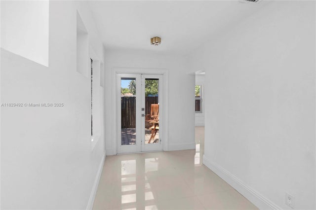 5 of 39 - 1125 Sw 15th Ter, Fort Lauderdale, FL