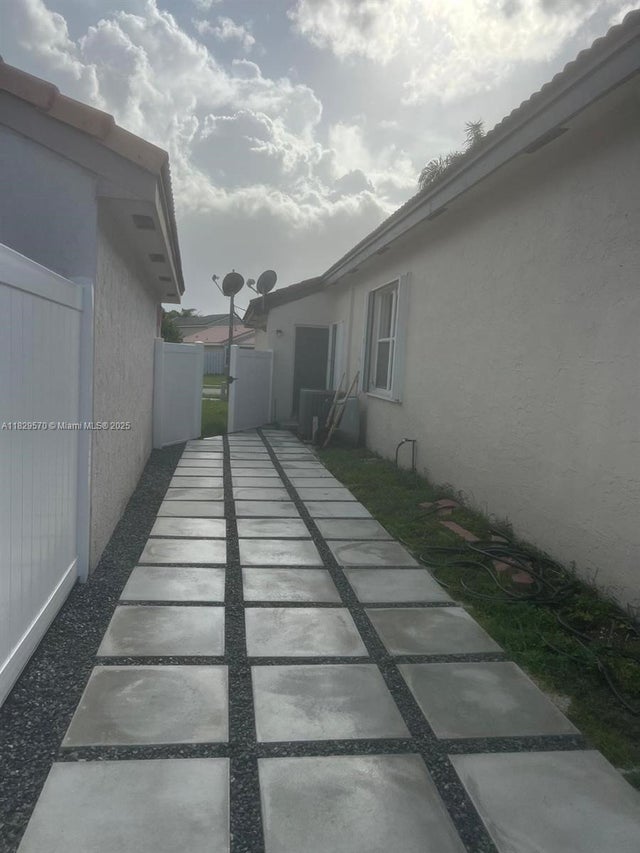 3 of 22 - 2383 Sw 177th Ter, Miramar, FL