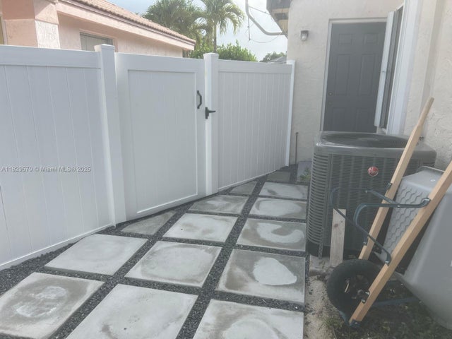 4 of 22 - 2383 Sw 177th Ter, Miramar, FL