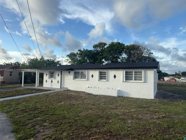 3 of 43 - 18535 Nw 39th Ct, Miami Gardens, FL