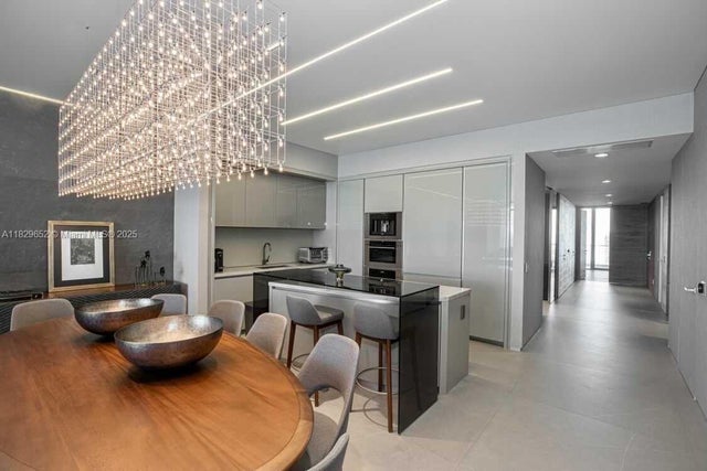5 of 14 - 18975 Collins Ave 1002, Sunny Isles Beach, FL