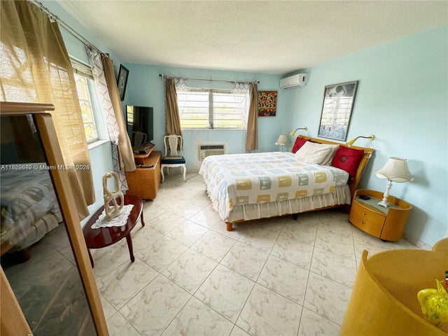 5 of 15 - 17001 Ne 13th Ave 202, Miami, FL