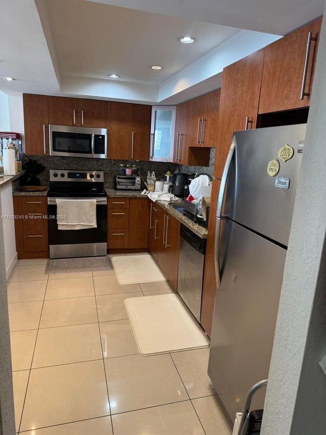 3 of 52 - 19380 Collins Ave 808, Sunny Isles Beach, FL