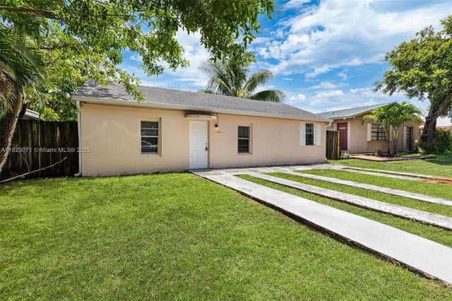 1 of 30 - 6048 Buchanan St, Hollywood, FL