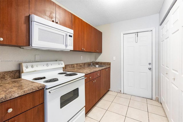 2 of 30 - 6048 Buchanan St, Hollywood, FL