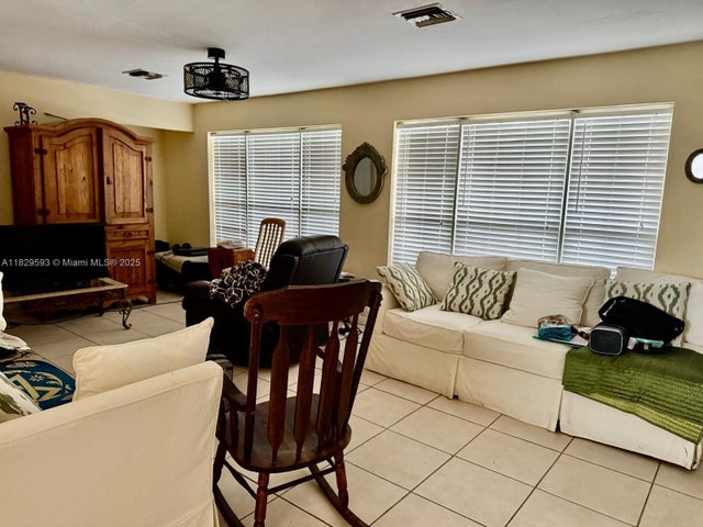 5 of 6 - 1484 Sw 47th Ter, Fort Lauderdale, FL