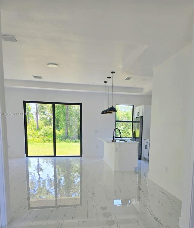 5 of 19 - 3113 58th St W, Other, FL