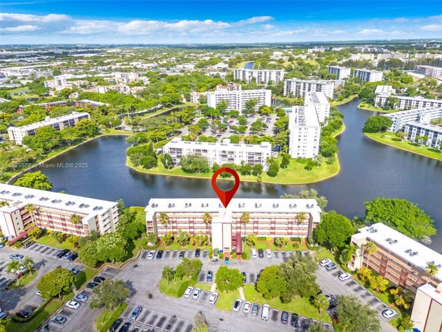4 of 25 - 2106 S Cypress Bend Dr 203, Pompano Beach, FL