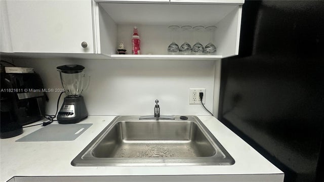 4 of 14 - 447 Ne 195th St 115, Miami, FL