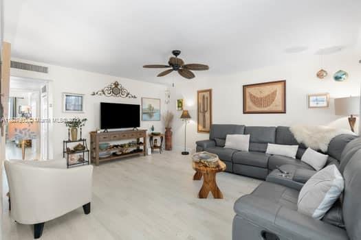 3 of 32 - 473 Brittany J 473, Delray Beach, FL