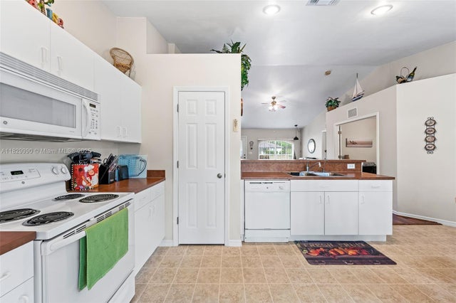 5 of 38 - 436 Broadmoor St, Lehigh Acres, FL