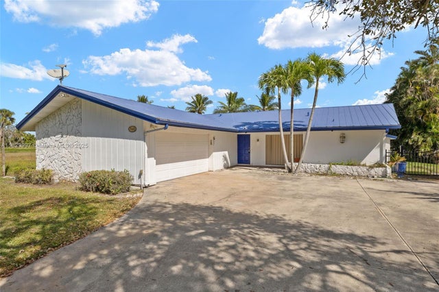 2 of 40 - 746 Overiver Drive, Fort Myers, FL