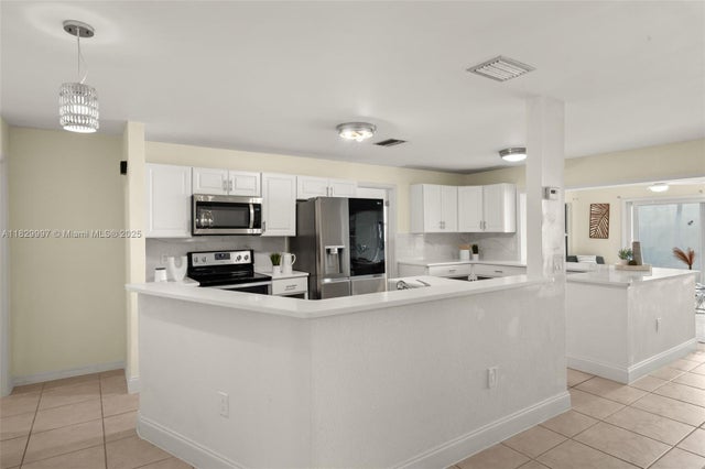 4 of 40 - 746 Overiver Drive, Fort Myers, FL