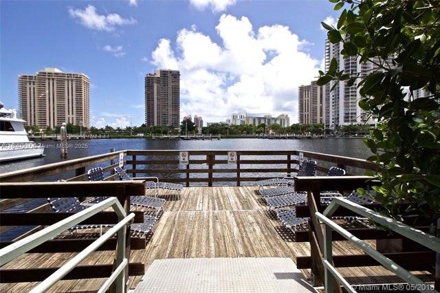 2 of 22 - 19655 E Country Club Dr 6108, Aventura, FL