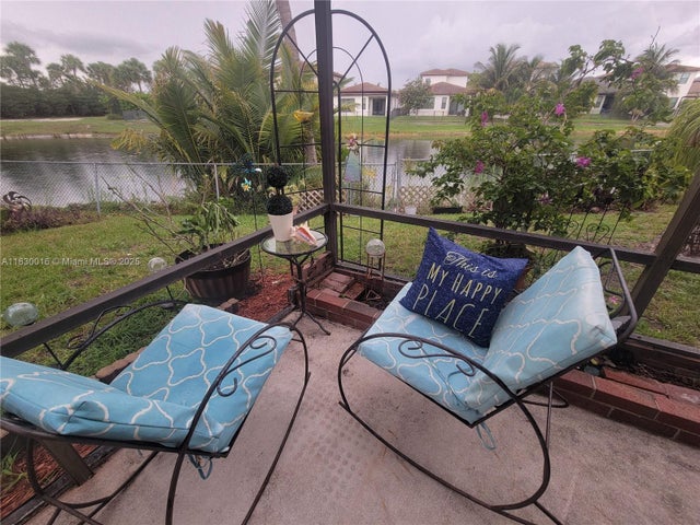 1 of 43 - 810 Sw 113th Ter, Pembroke Pines, FL