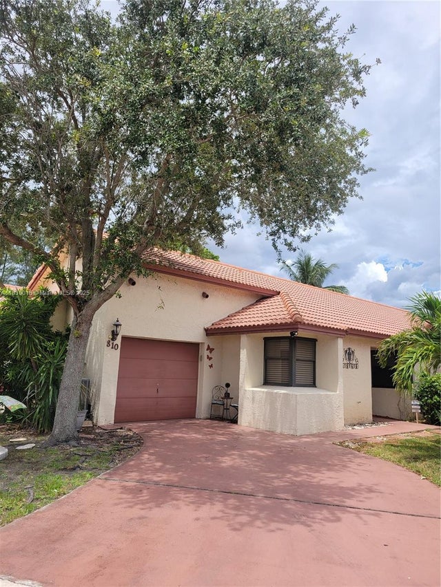 2 of 43 - 810 Sw 113th Ter, Pembroke Pines, FL