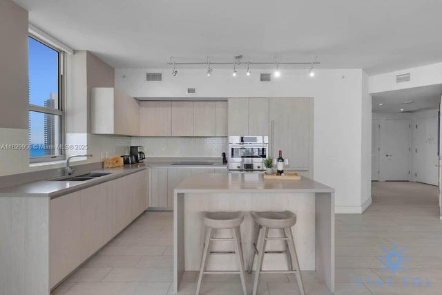 5 of 37 - 4010 S Ocean Dr R2001, Hollywood, FL