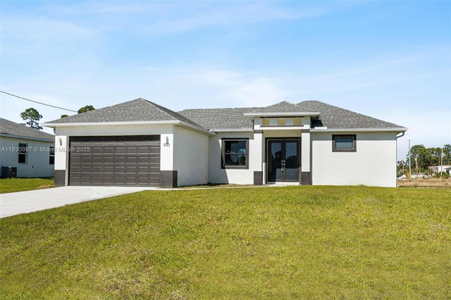 1 of 32 - 933 Gleason St, Lehigh Acres, FL