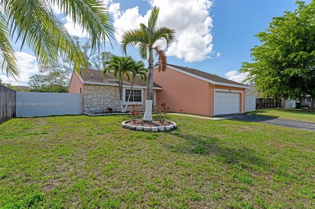 4 of 40 - 1747 N Goldeneye Ln, Homestead, FL