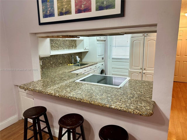 5 of 15 - 251 Galen Dr 112e, Key Biscayne, FL