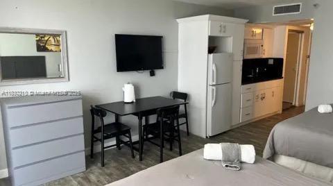 3 of 10 - 19201 Collins Ave 602, Sunny Isles Beach, FL