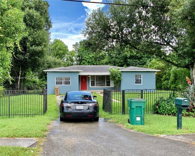 1 of 19 - 5221 Orange Dr, Davie, FL