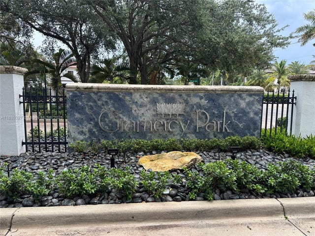 1 of 9 - 16021 Nw 83rd Ave, Miami Lakes, FL