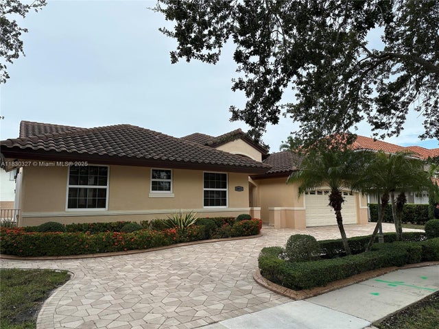 2 of 9 - 16021 Nw 83rd Ave, Miami Lakes, FL