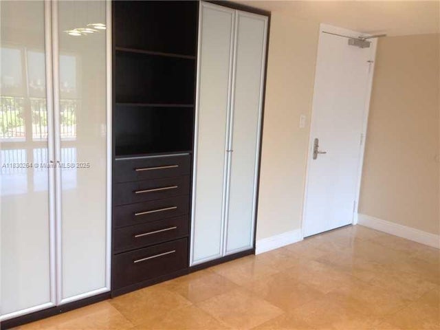 3 of 8 - 19900 E Country Club Dr 806, Aventura, FL