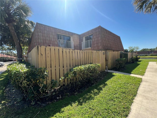 3 of 33 - 719 Mill Valley Pl, West Palm Beach, FL