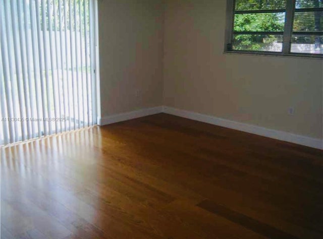 5 of 12 - 6790 Sw 10th Ct, Pembroke Pines, FL