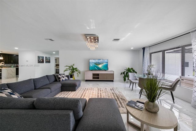 2 of 70 - 2101 Nw 14th Ave, Fort Lauderdale, FL