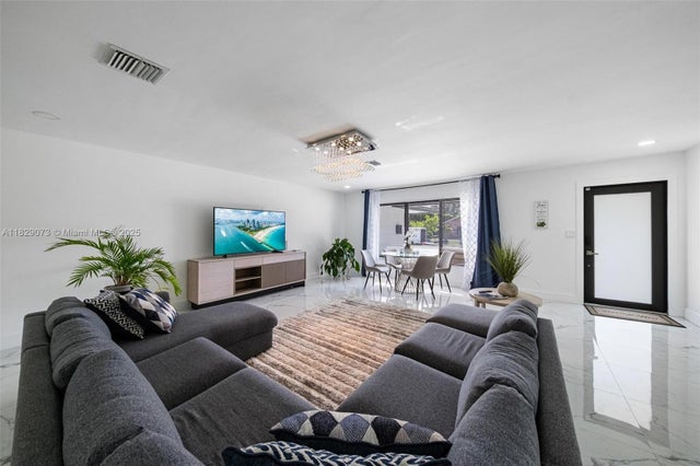 4 of 70 - 2101 Nw 14th Ave, Fort Lauderdale, FL