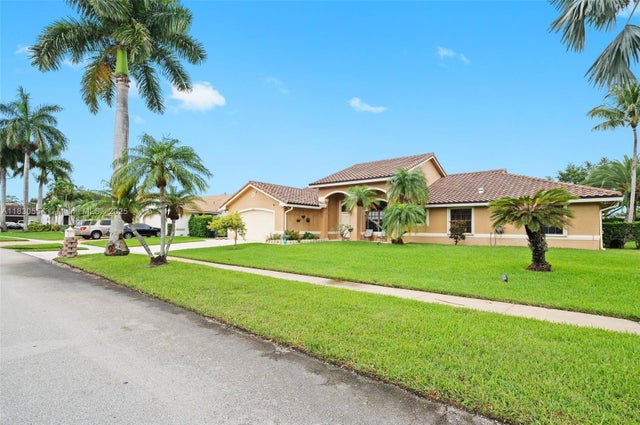 450 Nw 195th Ave, Pembroke Pines
