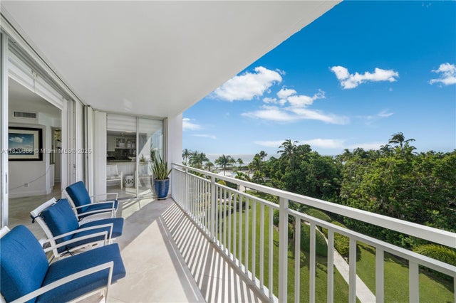 2 of 28 - 609 Ocean Dr 5h, Key Biscayne, FL