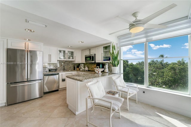 5 of 28 - 609 Ocean Dr 5h, Key Biscayne, FL